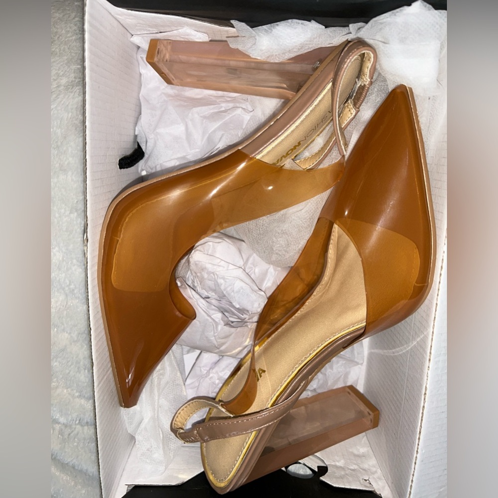 NWT Fashion Nova Nude Tan sling back